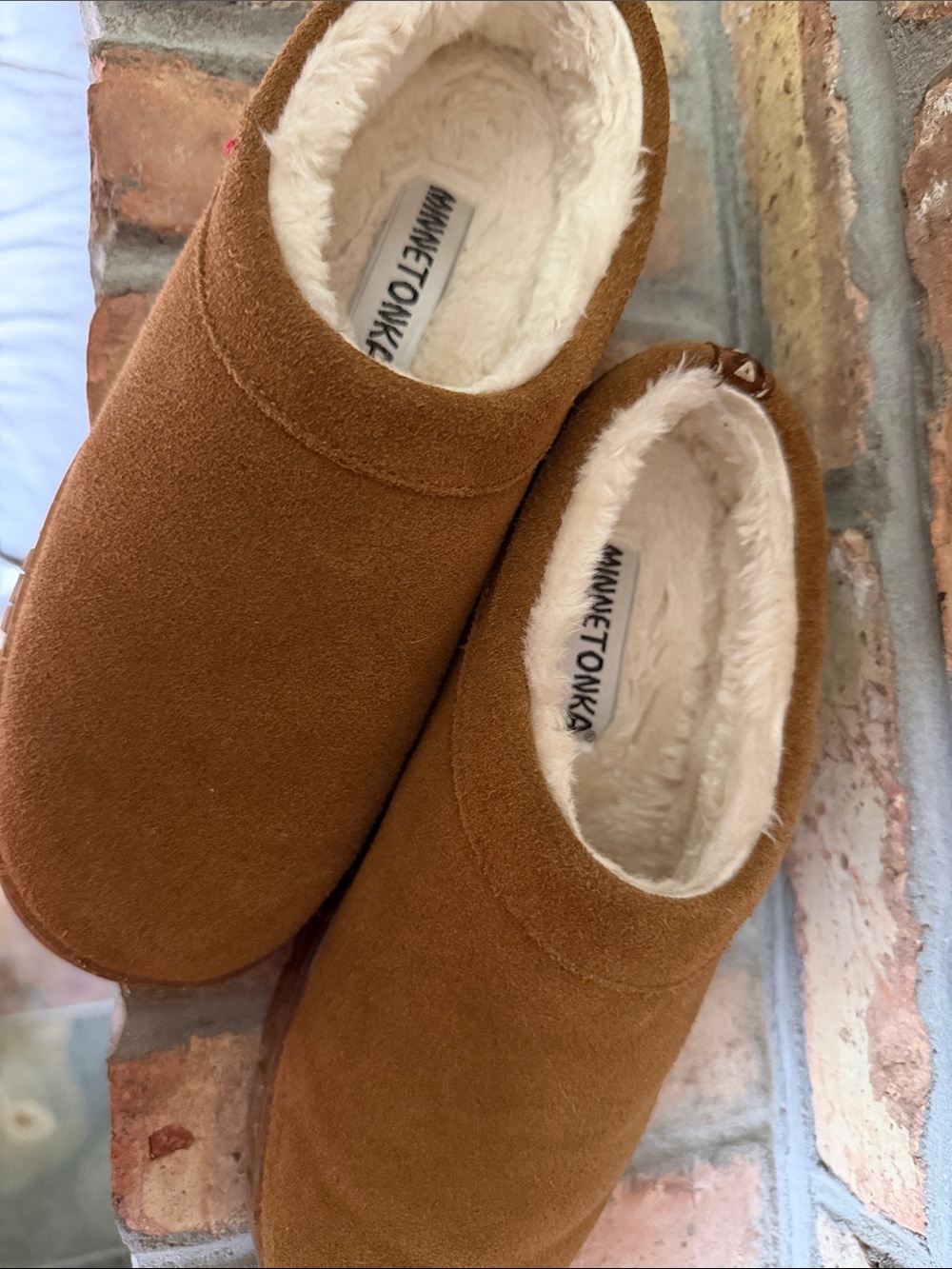 Minnetonka slippers - Picture 3 of 5